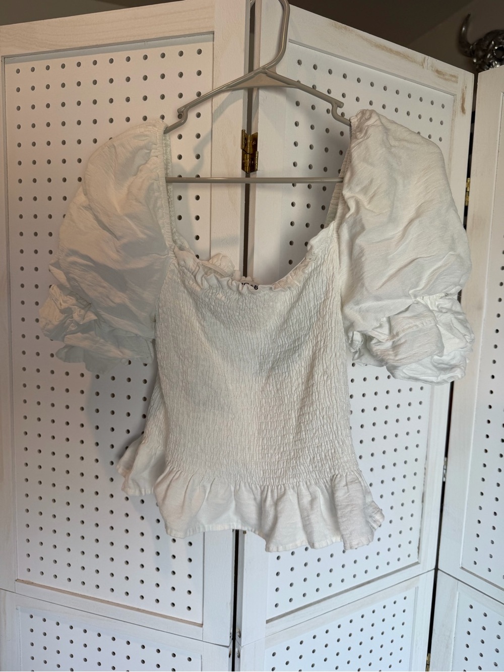 DO+BE White Puff Sleeve Ruffled Peplum Blouse